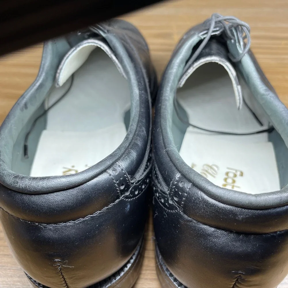 VTG FootJoy Classics Men Black Wingtip Brogue Leather Golf Cleats USA 12 retro